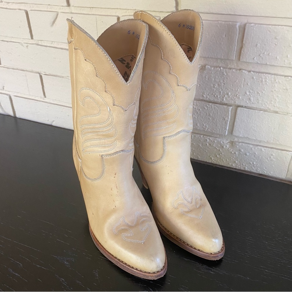 Vintage 80s Zodiac tan yellow leather heeled Leather boots Western Rodeo Size 6 - Picture 2 of 9